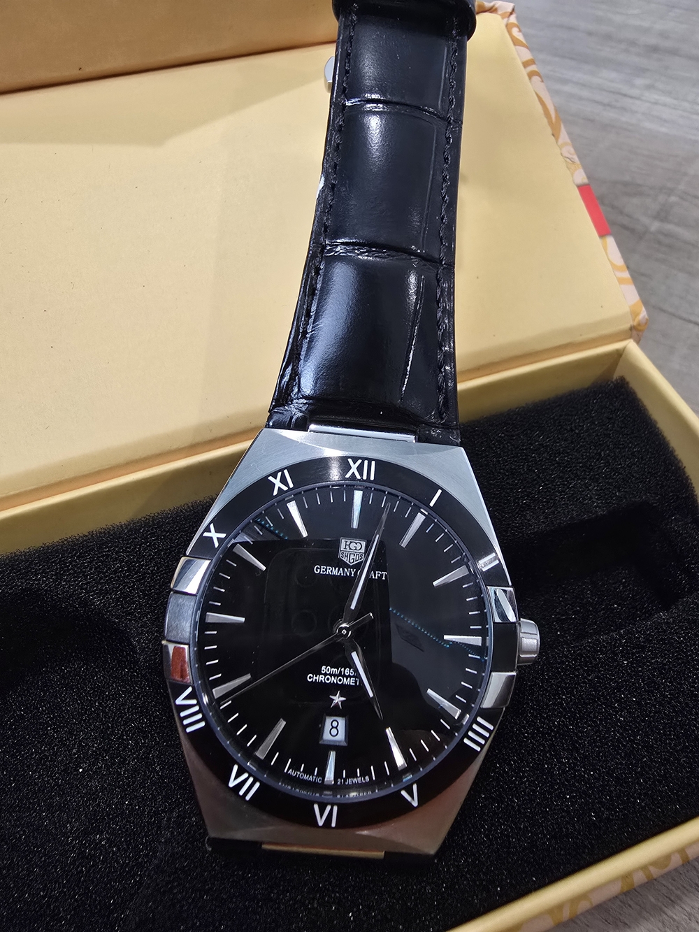 Men’s Black Leather Strap Authomatic Watch - Picture 3 of 10